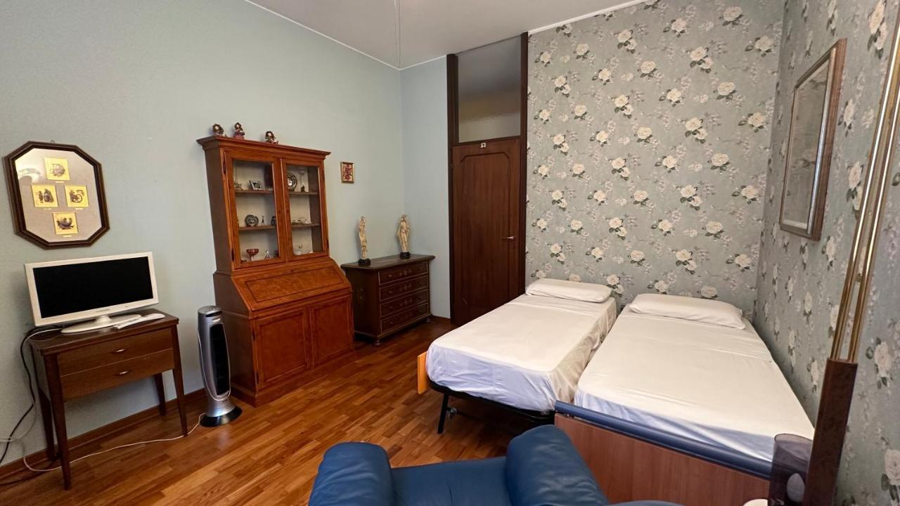 Dehomes - Two Bedrooms, Terrace, Wi-Fi, Tram To Centre & Rho Fiera Milano Dış mekan fotoğraf