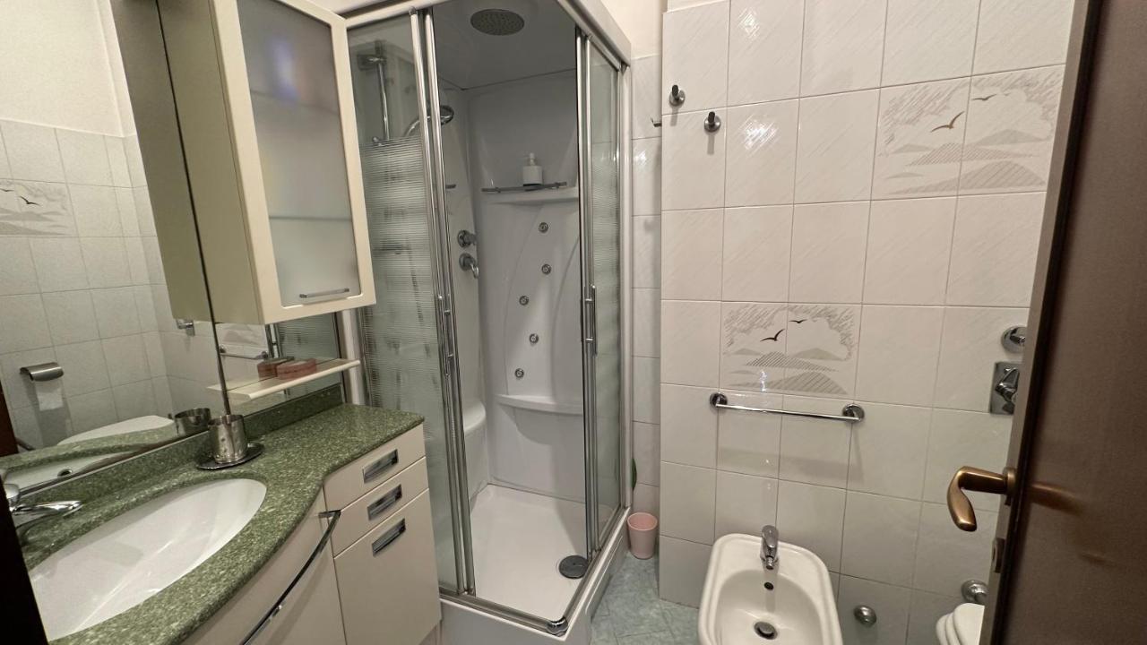 Dehomes - Two Bedrooms, Terrace, Wi-Fi, Tram To Centre & Rho Fiera Milano Dış mekan fotoğraf