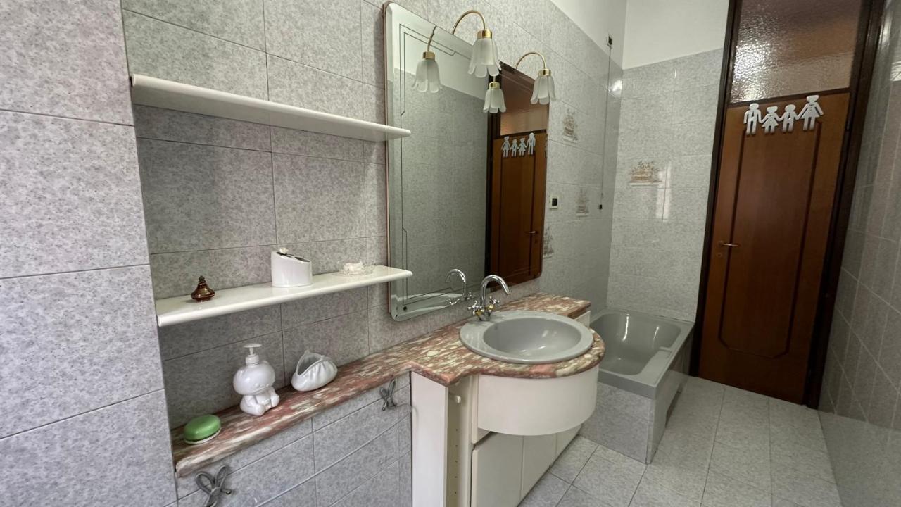 Dehomes - Two Bedrooms, Terrace, Wi-Fi, Tram To Centre & Rho Fiera Milano Dış mekan fotoğraf